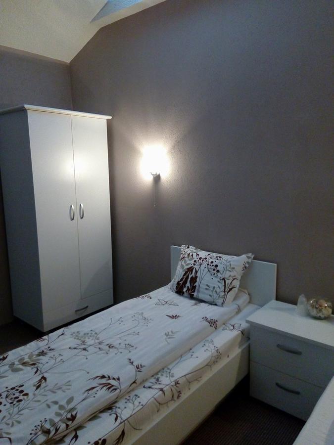 Kafana "Kaj Zoki" Bed & Breakfast Probistip Luaran gambar